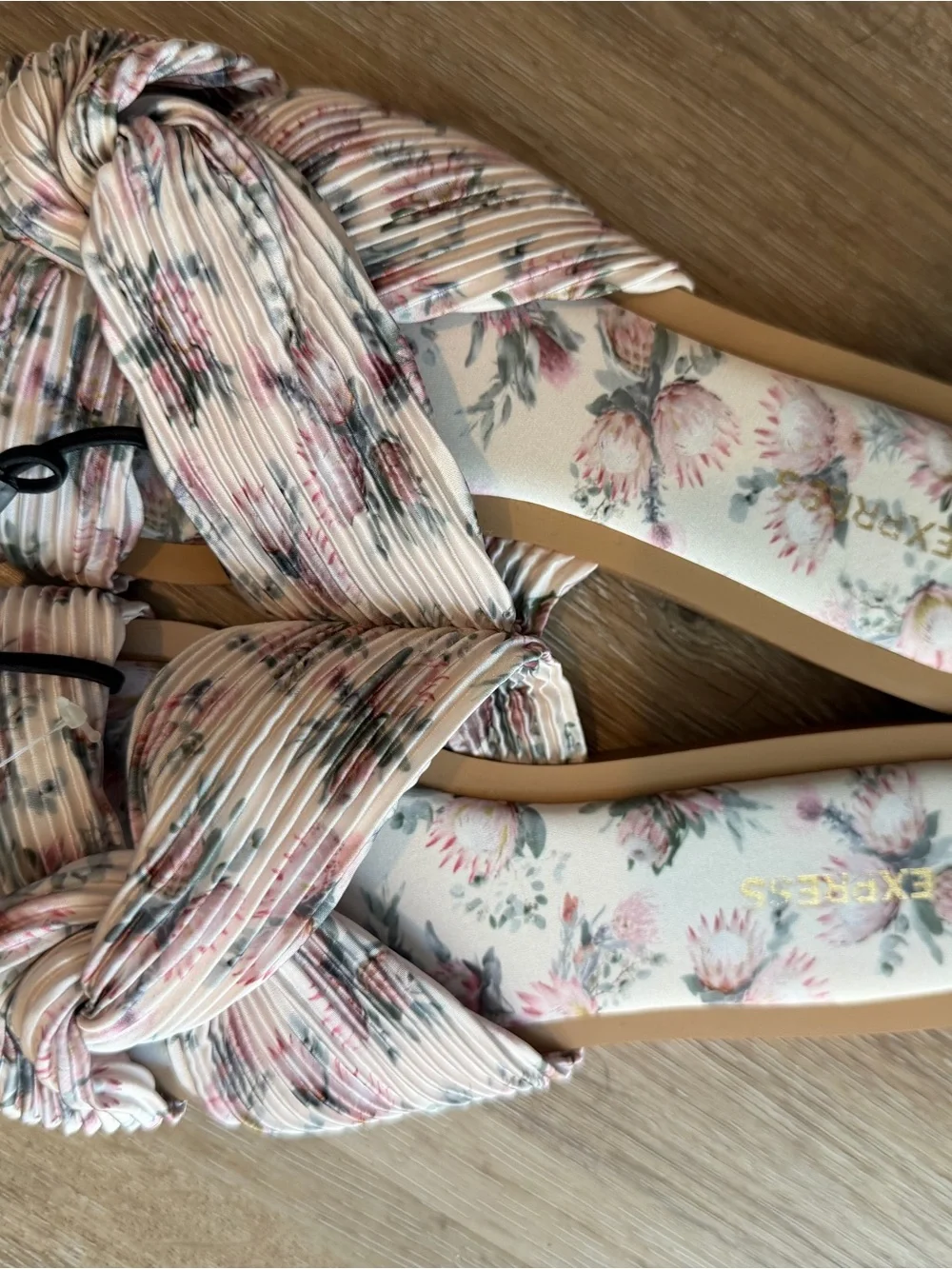 Express Floral Twist-Knot Slide Sandals in Blush and Green